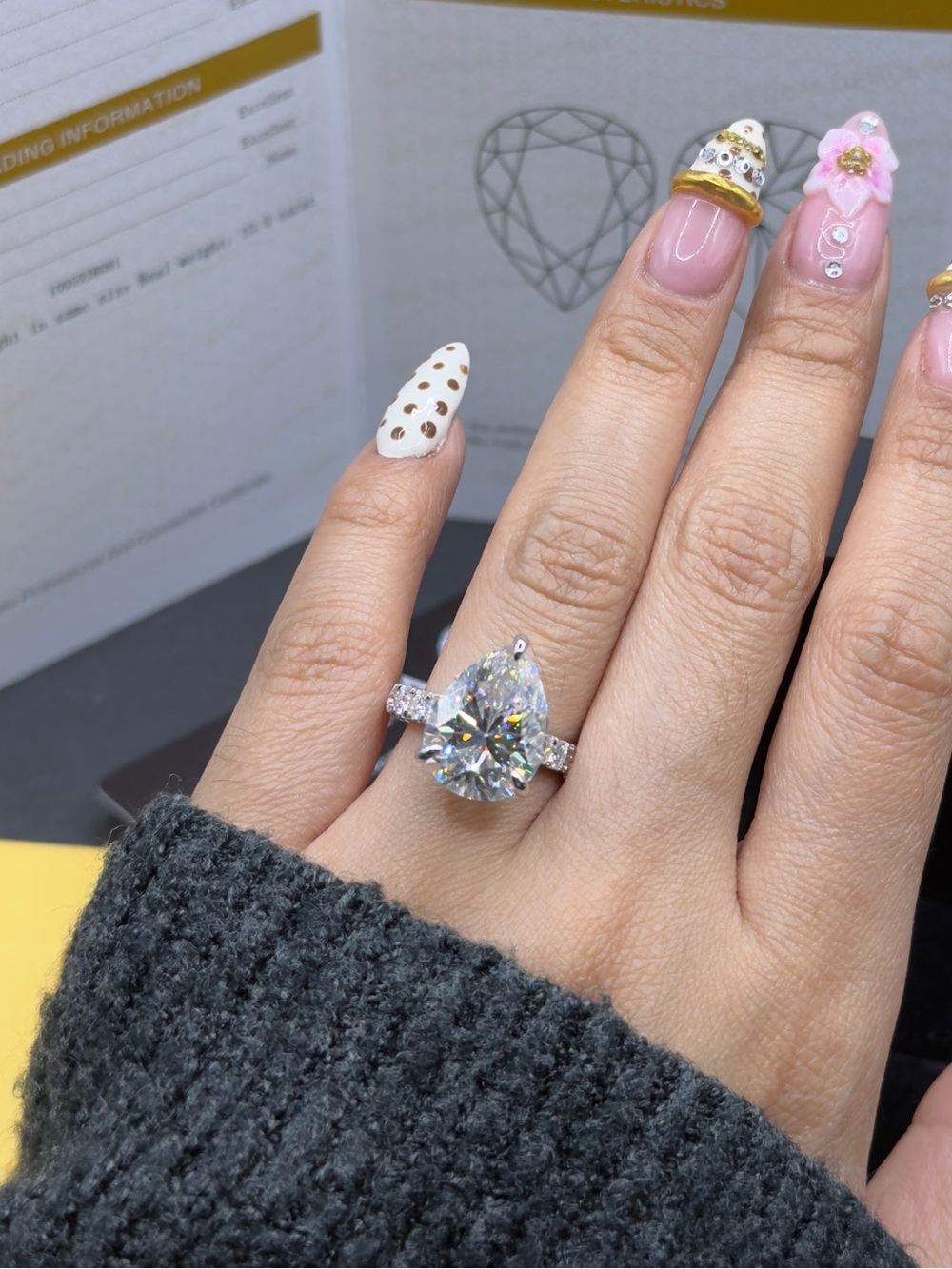 10ct pear cut big Moissanite engagement ring vvs1 sz 7